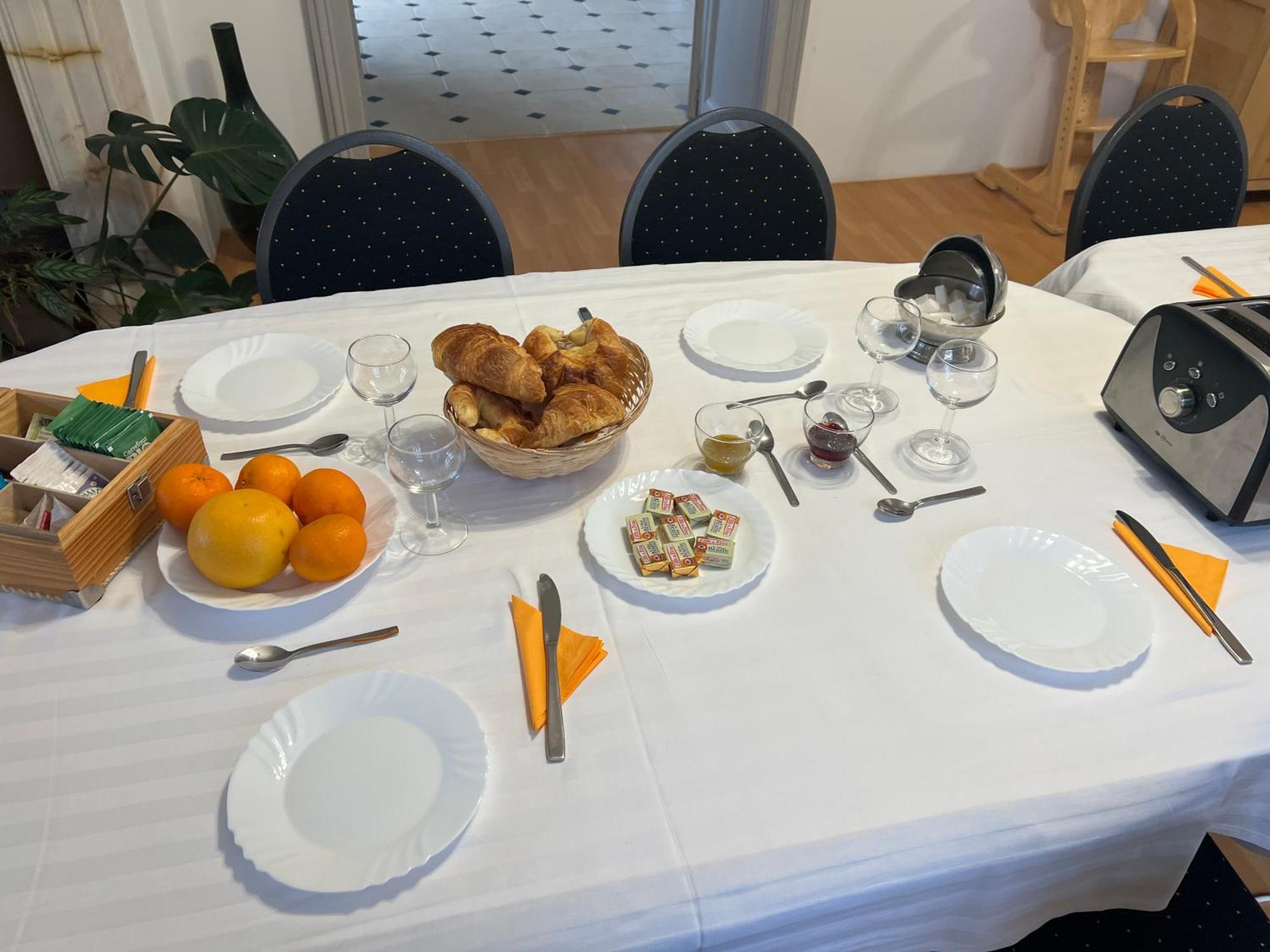 Chateau Camus Bed & Breakfast Montmarault Luaran gambar